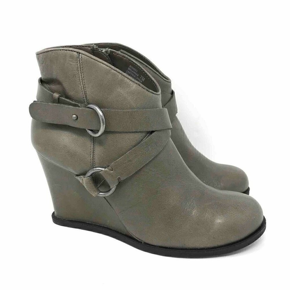 Me Too Breanna Ankle Boots Gray Wedge Heel 7